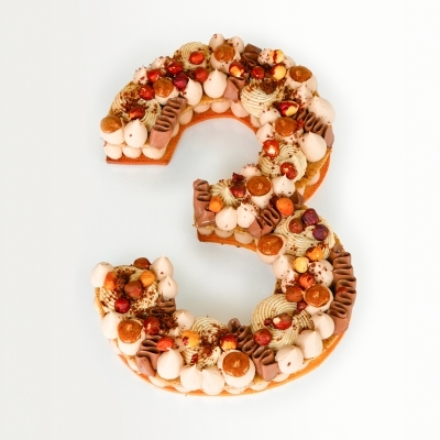 Number / letter cake 10/12p chocolat noisette praliné