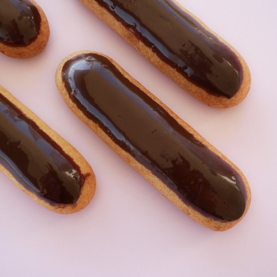 Éclair au chocolat